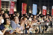 《以撑杆飞跃》攻略大全（学会撑杆飞跃）
