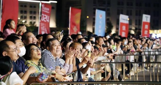 《以撑杆飞跃》攻略大全（学会撑杆飞跃）