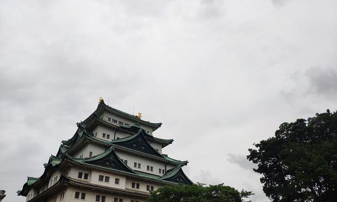 探索名古屋城的奇妙之旅（以旅行青蛙名古屋城明信片为引）